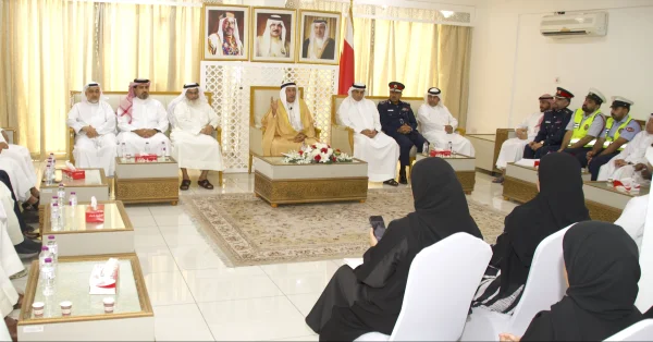 محافظ المحرق يشيد بالرعاية الملكية للمشاريع الوطنية ويؤكد أهمية استكمال مشاريع التطوير العمراني