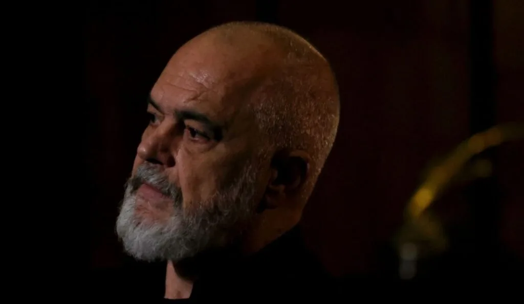 Rama për “Kathimerini”: S’jap dorëheqjen, një pakicë po i vë flakën vendit. Qeveritë ndryshojnë përmes zgjedhjeve, jo me molotovë