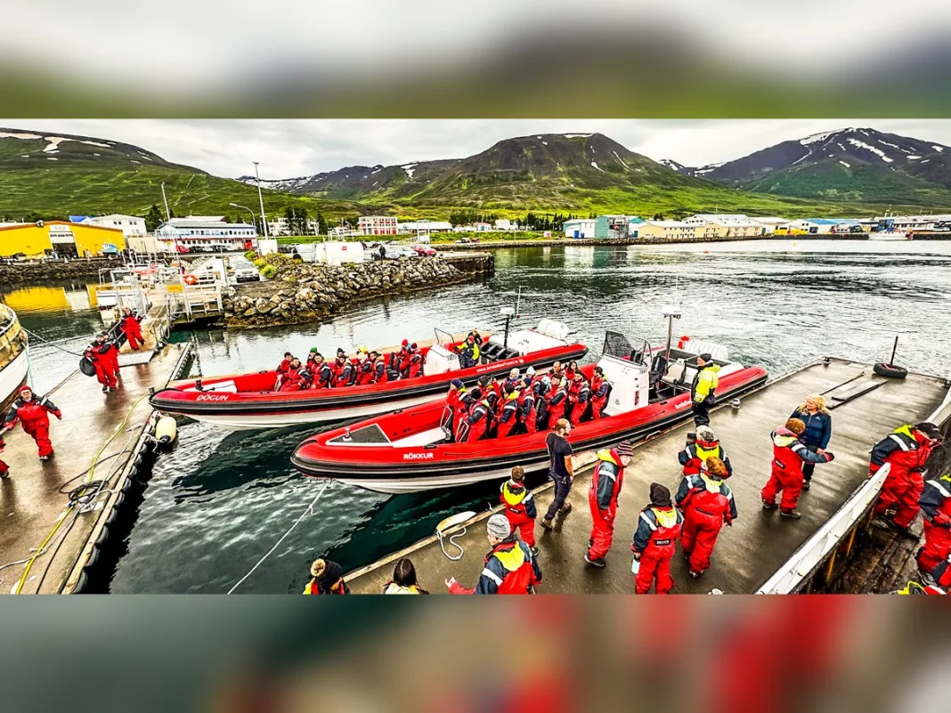 Iceland Rescue Crew Safely Tows Stranded 475-Tonne Fishing Boat to Dalvík