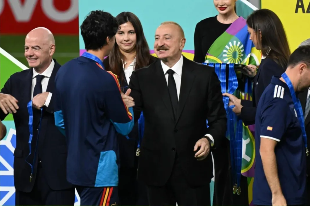 Bakü’de ilk FIFA U-15 Dünya Kupası İspanya’nın! Aliyev ödül törenine katıldı