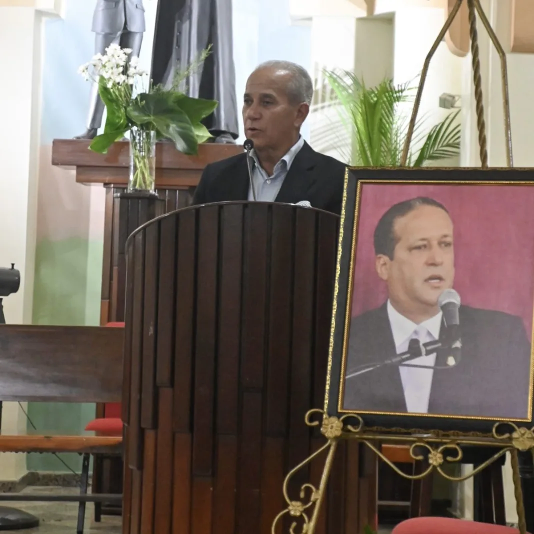 Recuerdan legado político de Reinaldo Pared Pérez a cinco años de su fallecimiento